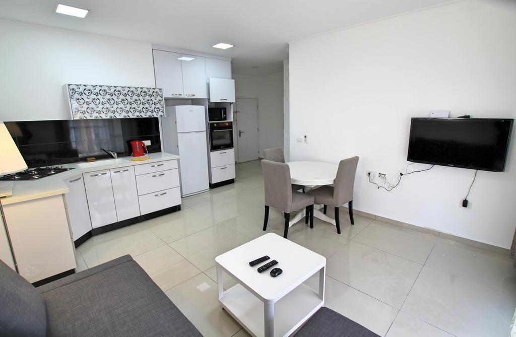 בת ים Arendaizrail Apartments - Balfour 35 מראה חיצוני תמונה